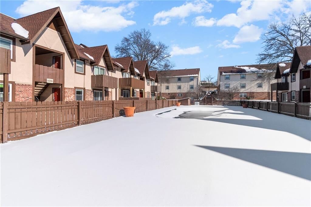 Property Photo:  6206 Robinson Street 4  KS 66202 