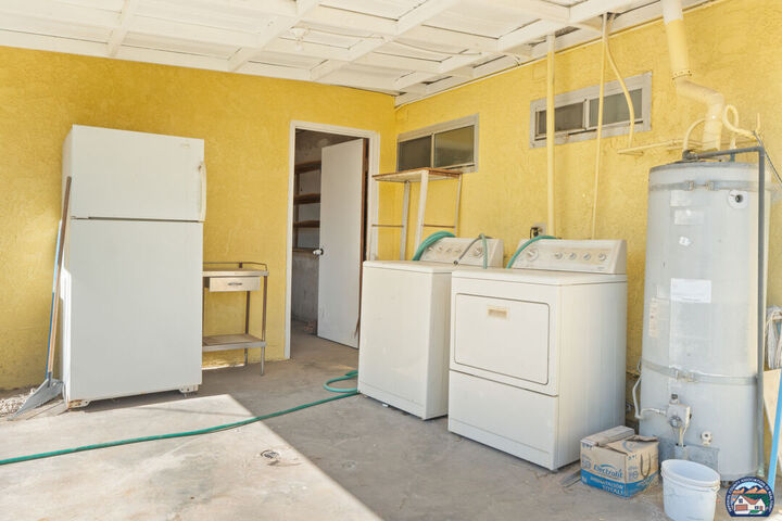 Property Photo:  652 Lincoln St  CA 92231 