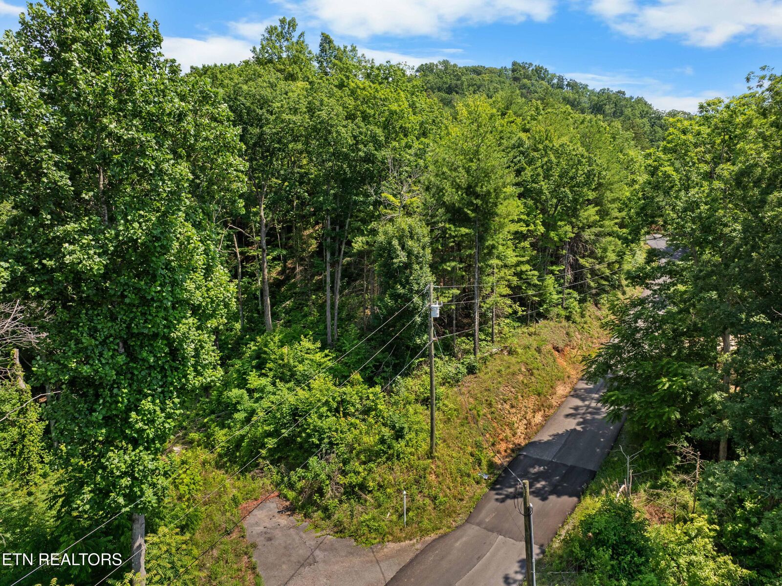 Property Photo:  