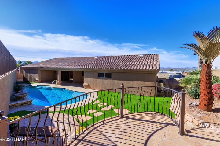 Property Photo: 1720 Sailing Hawk Dr AZ 86404