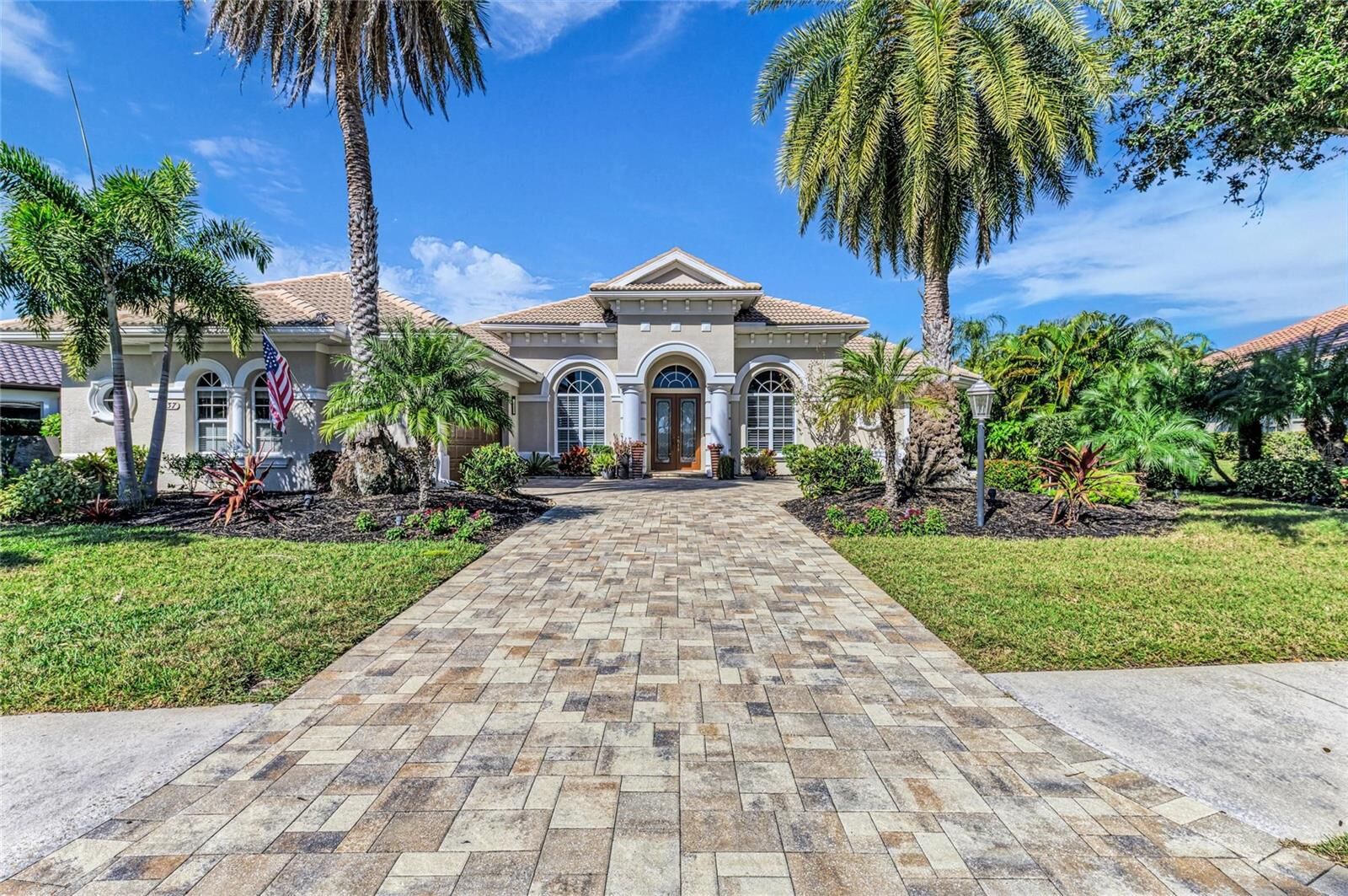 Property Photo:  7137 Ashland Glen  FL 34202 