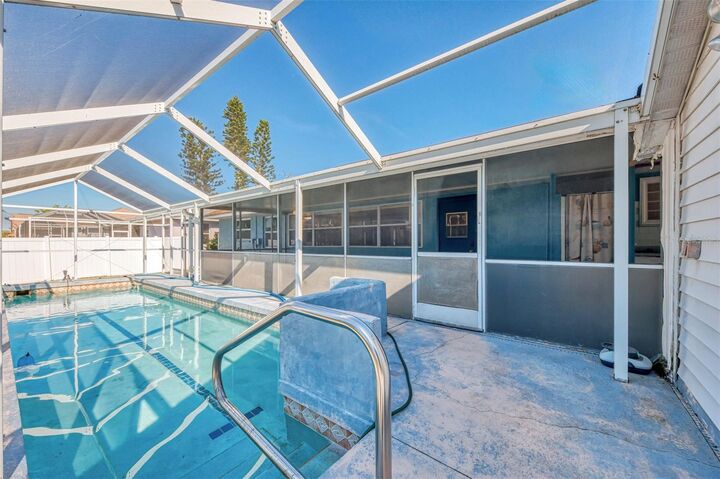 Property Photo: 4041 Barbary Lane FL 34287