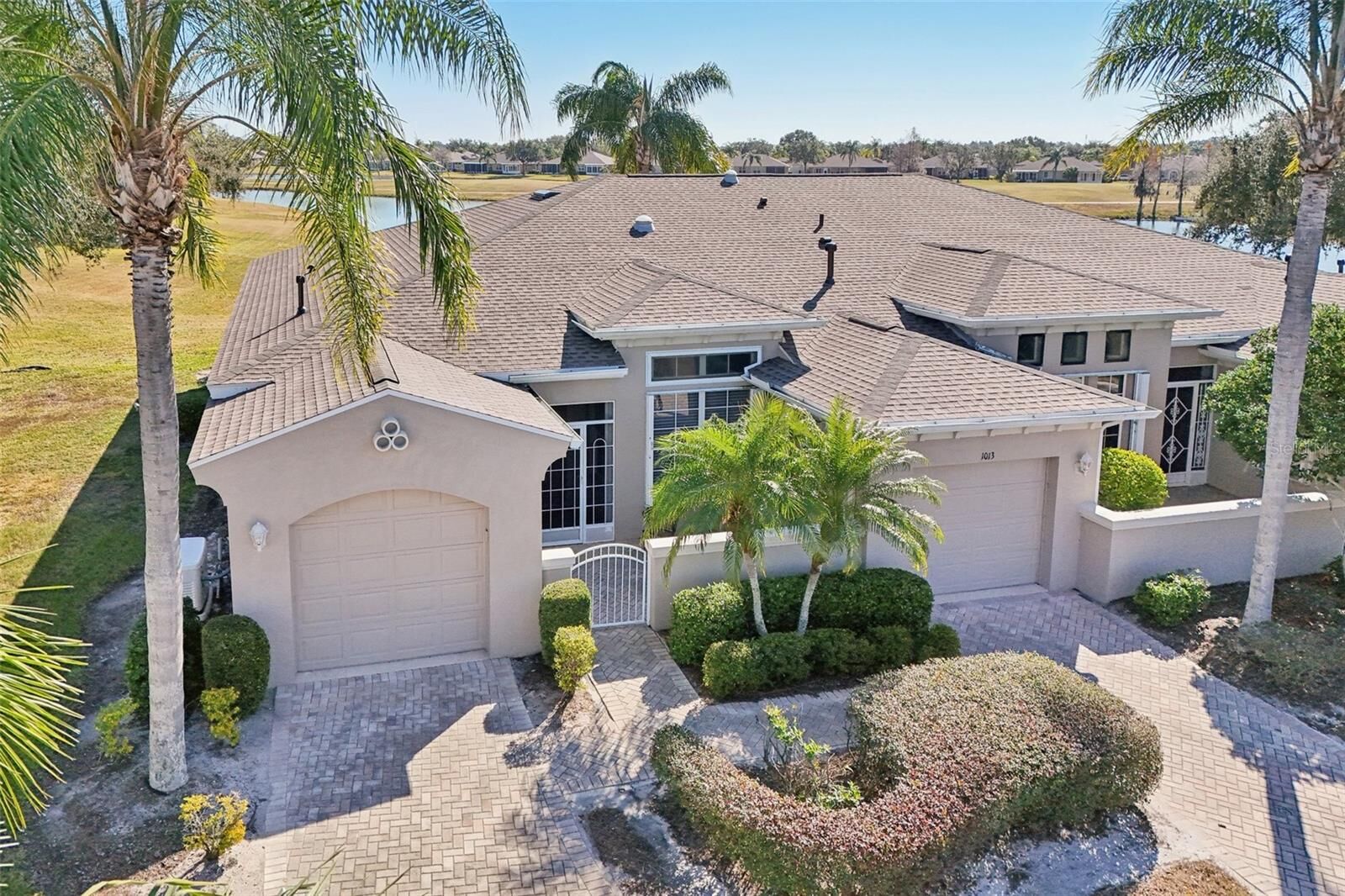 Property Photo:  1013 Chelsea Greens Court  FL 33573 