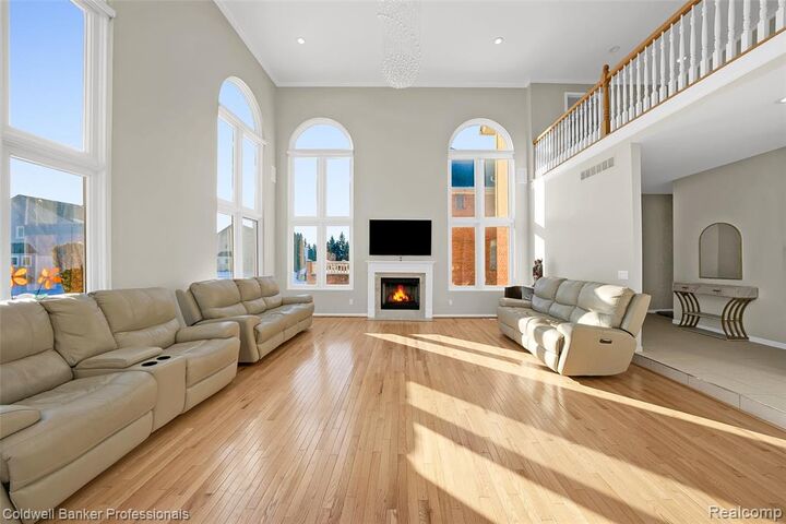 Property Photo:  43358 Chester Drive  MI 48314 4536 