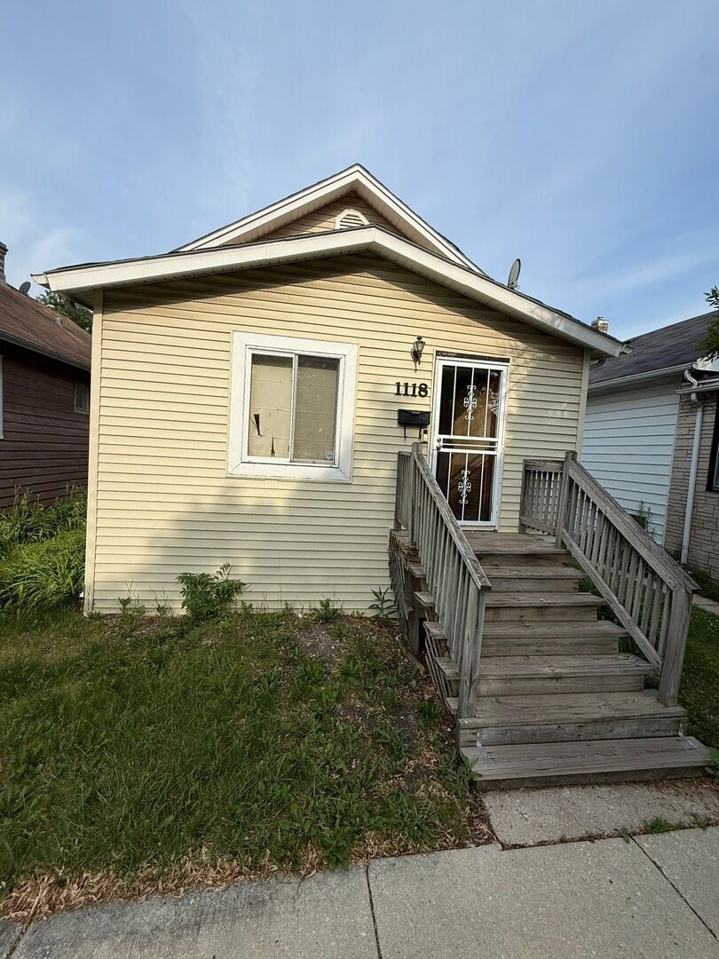 Property Photo:  1118 N Monitor Avenue  IL 60651 