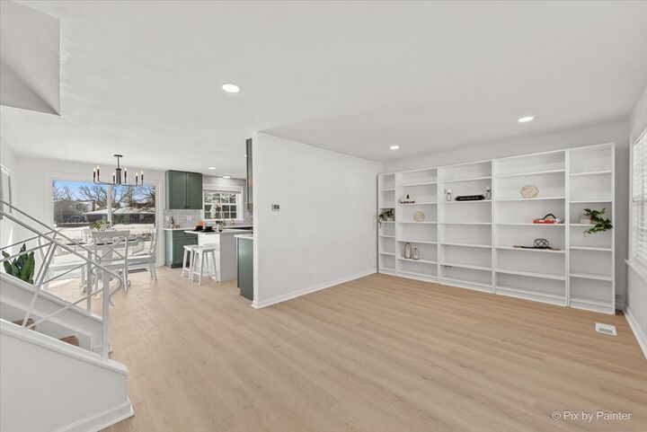 Property Photo: 1309 Radcliffe Lane IL 60193