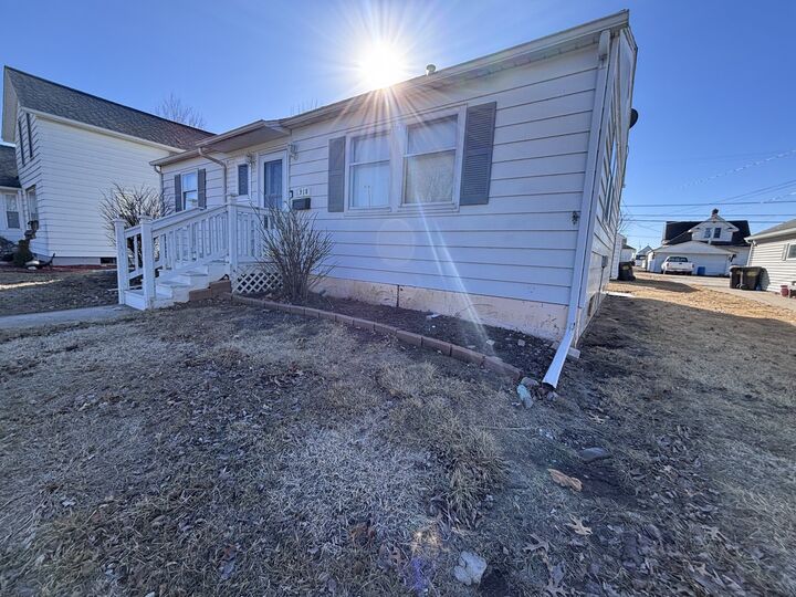 Property Photo:  918 14th Avenue  IL 61252 
