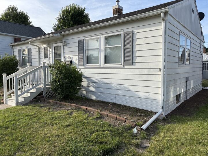 Property Photo:  918 14th Avenue  IL 61252 