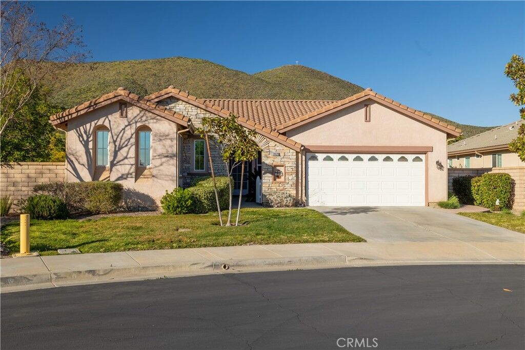 Property Photo:  28128 Summitrose  CA 92584 