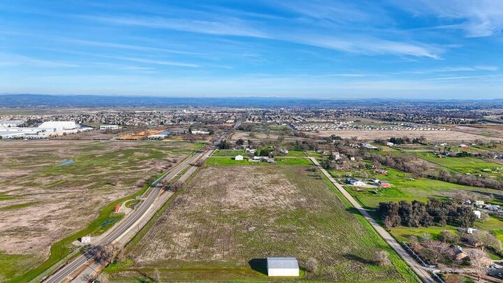 Property Photo: 3333 Nicolaus Road CA 95648