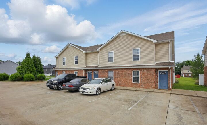 Property Photo:  830 Professional Park Dr 1-2  TN 37040 