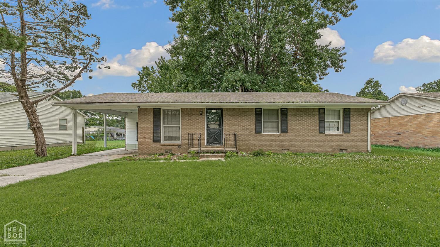 Property Photo:  105 E Pecan Street  AR 72315 