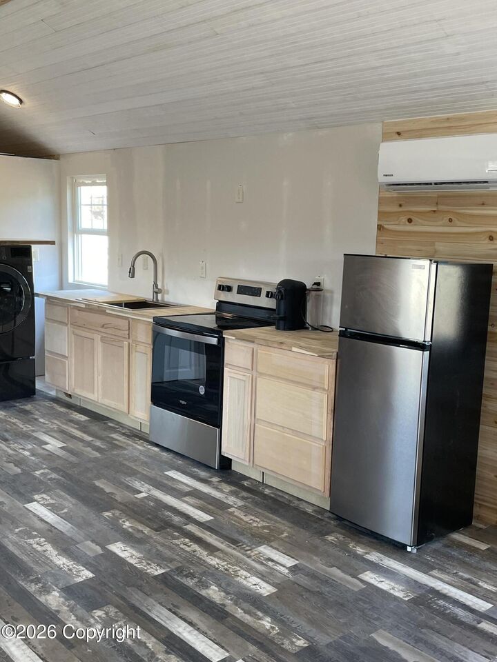 Property Photo:  143 Commercial Ln -  WY 82729 