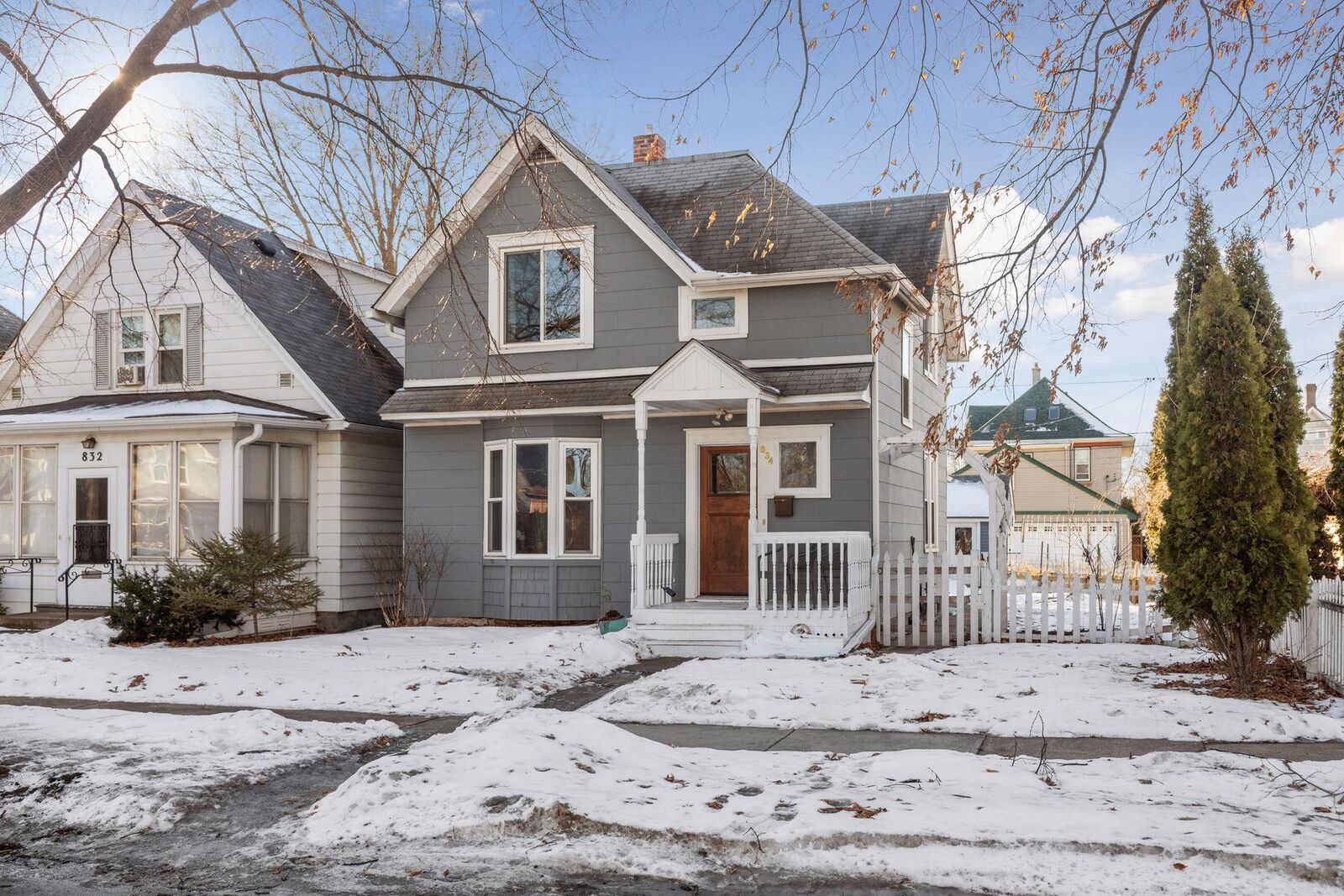 Property Photo:  834 Watson Avenue  MN 55102 