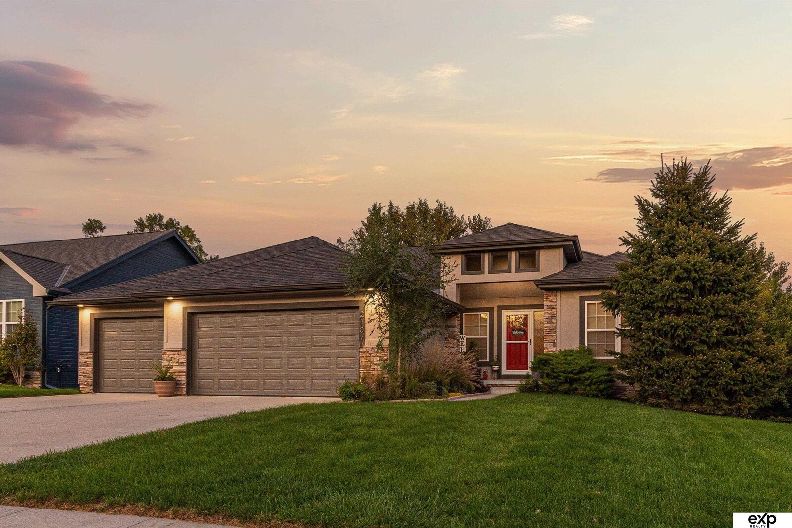 Property Photo:  2107 S 197 Street  NE 68130 