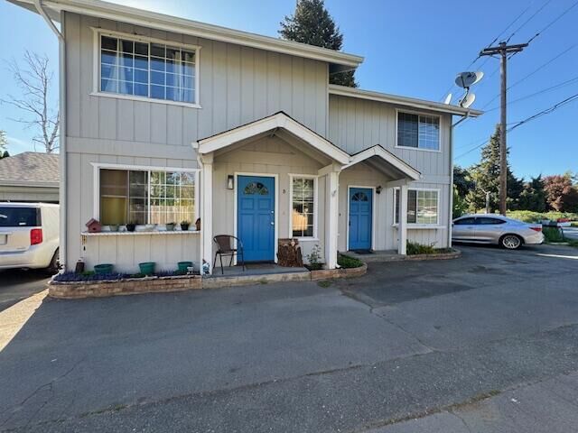 Property Photo: 210 W Main Street OR 97537