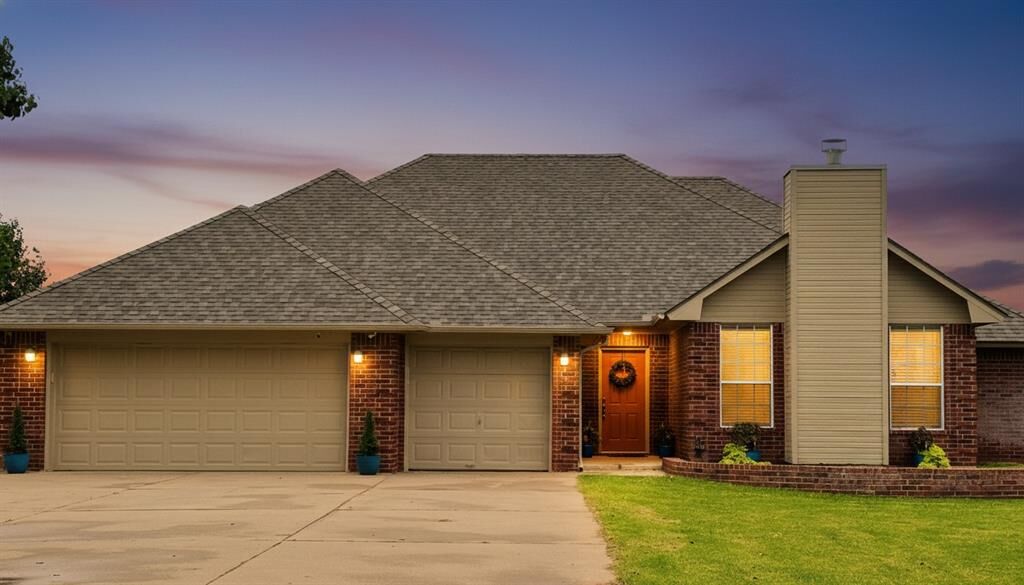 Property Photo:  4350 Deer Crossing  OK 73025 