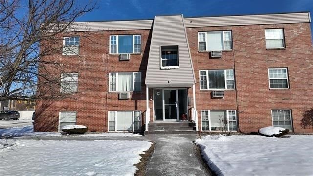 Property Photo:  99 Cluff Crossing Rd C12  NH 03079 