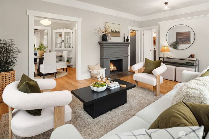 Property Photo:  5017  35th Avenue SW  WA 98126 