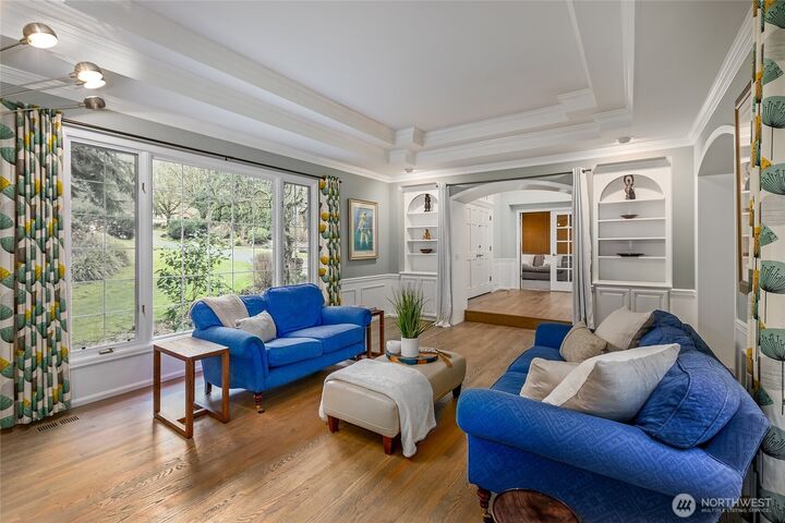 Property Photo:  10310  219th Court NE  WA 98053 