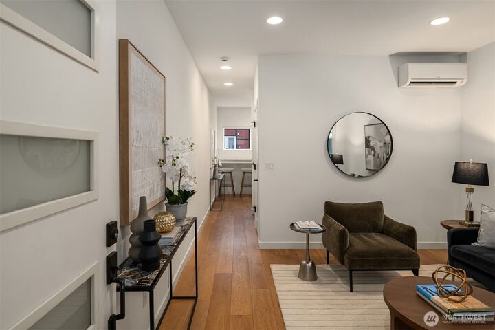 Property Photo:  9553  Ashworth Avenue N B  WA 98103 