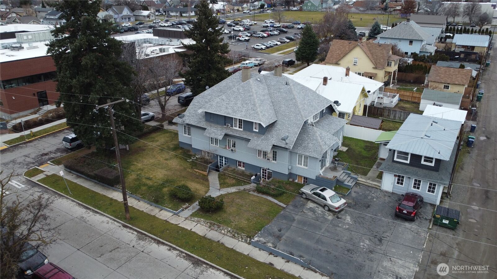 Property Photo:  600  Douglas Street  WA 98801 