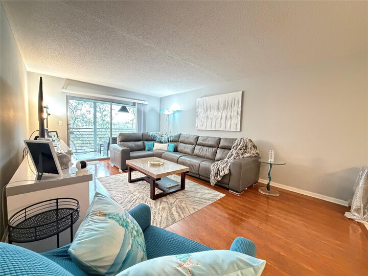 Property Photo:  2304 Lucaya Lane L4  FL 33066 