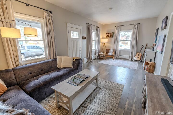 Property Photo:  4600 S Pearl Street  CO 80113 