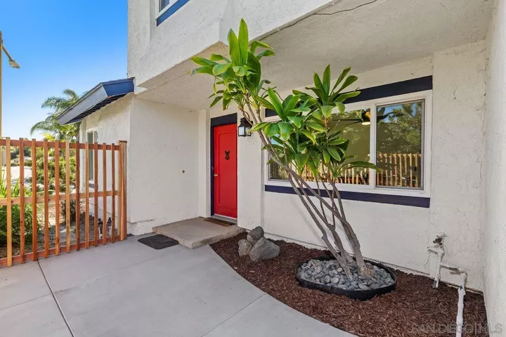 Property Photo:  4404 Vivaracho Ct  CA 92124 