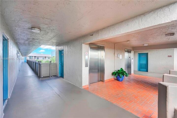 Property Photo:  900 Colony Point Cir 505  FL 3306 