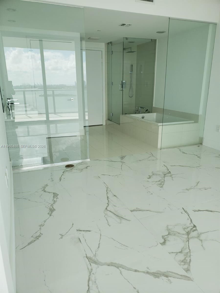 Property Photo:  650 NE 32nd St 2303  FL 33137 