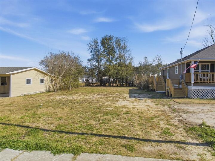 Property Photo:  207 Gelpi Drive  LA 70615 