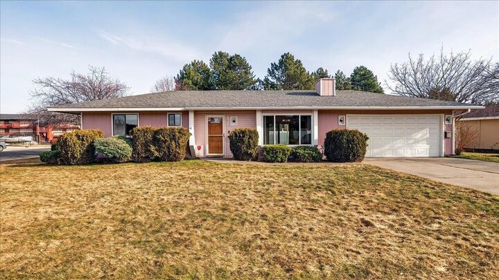 Property Photo:  6928 N Hamilton St  WA 99208 