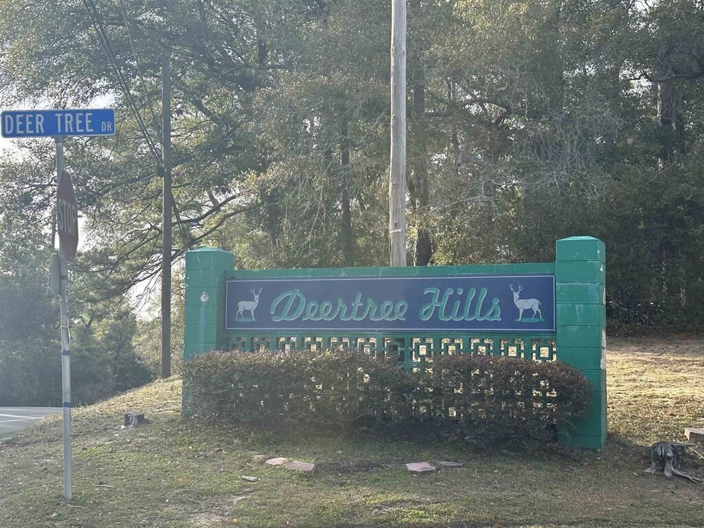 Property Photo:  1911 Sika Deer Lane  FL 32304-9417 