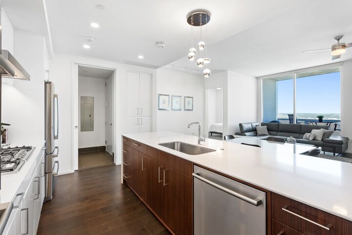 Property Photo:  301 West Avenue 5002  TX 78701 