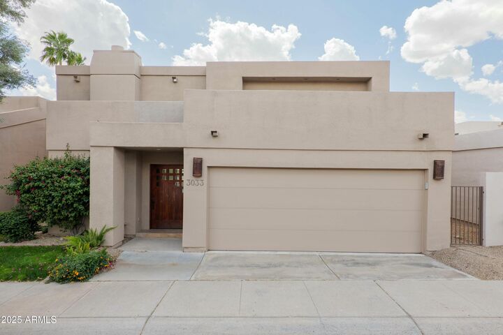 Property Photo:  3033 E Claremont Avenue  AZ 85016 