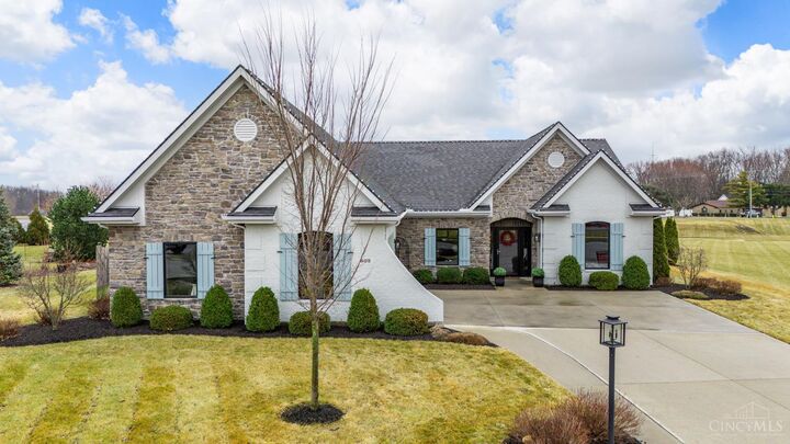 Property Photo:  802 Pebble Place  OH 45371 