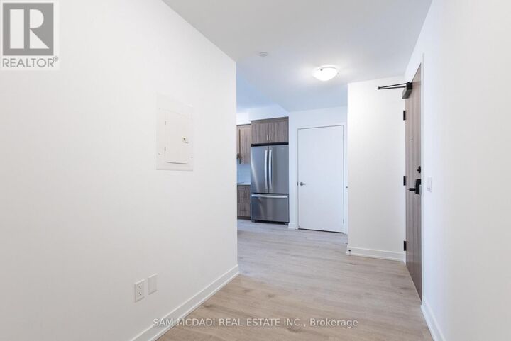 Property Photo:  1035 Southdown Road 1503  ON L5J 0A2 