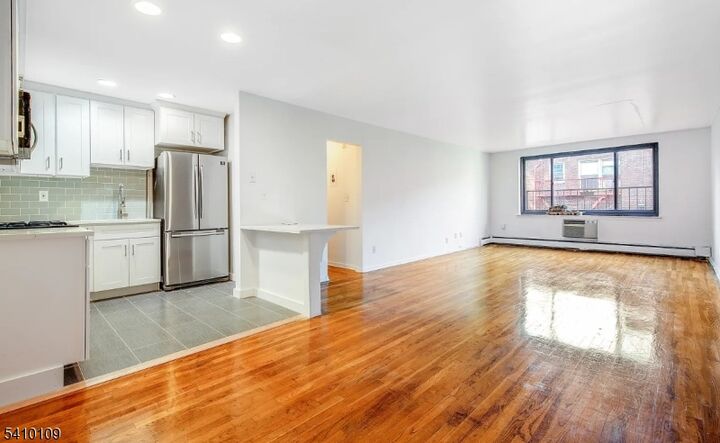 Property Photo:  171 Vose Ave 3I  NJ 07079 