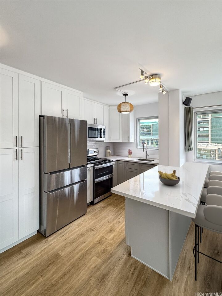 Property Photo:  509 University Avenue 201  HI 96826 