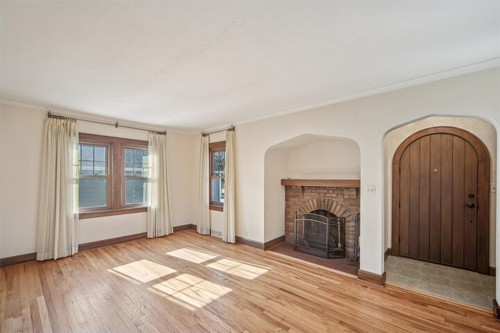 Property Photo:  3215 44th Street  IA 50310 