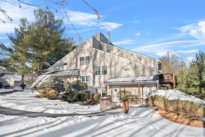 Property Photo:  1104 Evergreen Court  NY 10930 