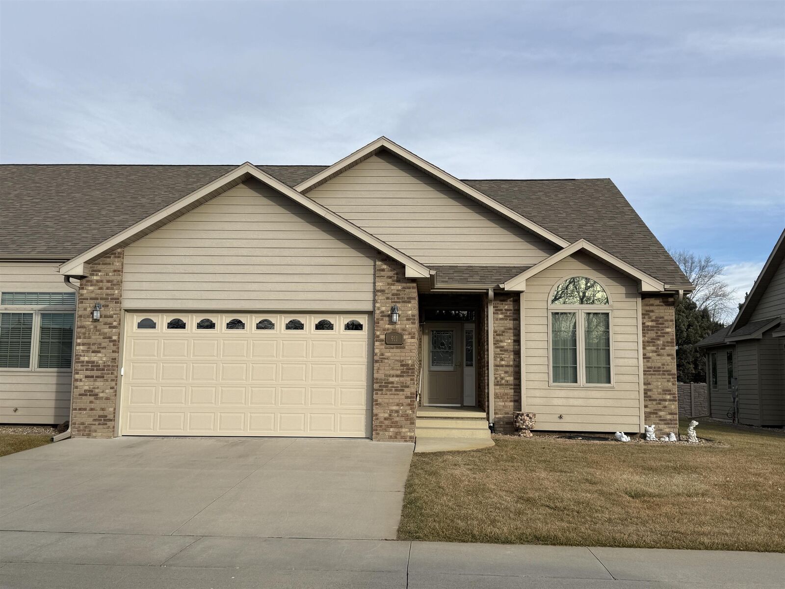 Property Photo:  911 Sandstone Dr  NE 69101 