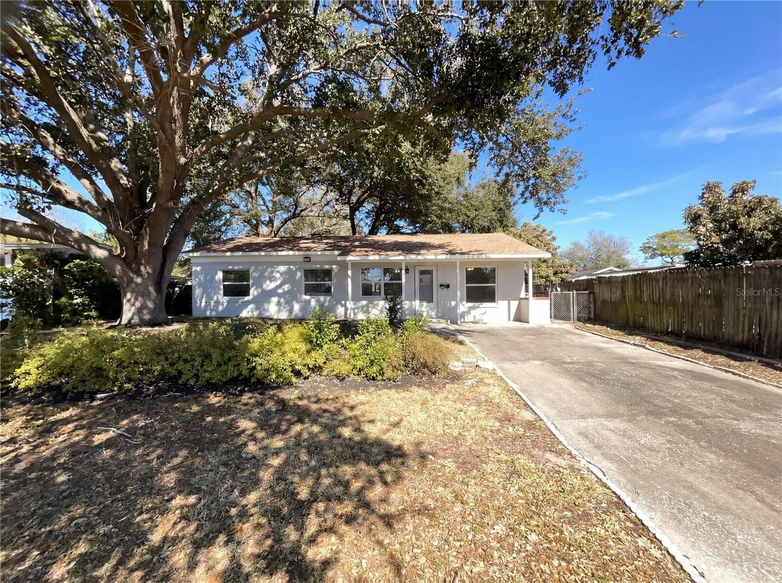 Property Photo: 4907 Kipp Place FL 32808