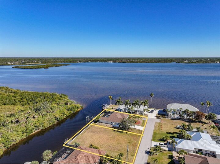 Property Photo: 2295 Chilcote Terrace FL 33981