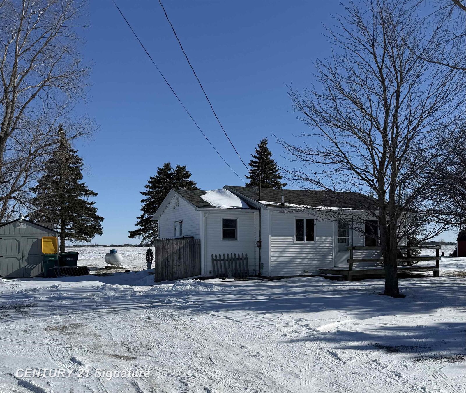 Property Photo:  6867 S 7 Mile Road  MI 48623 