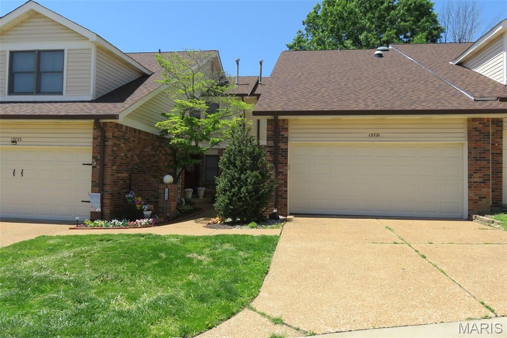 Property Photo: 13721 La Conte Court MO 63128