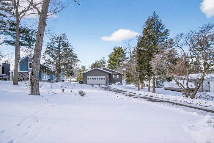 Property Photo:  163 Pine Hill Lake Drive  MI 49246 