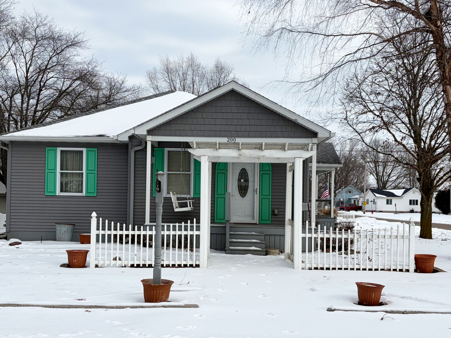 Property Photo:  200 N Henderson Street  IL 61749 