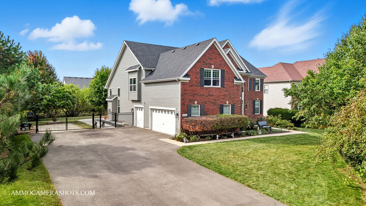 Property Photo:  1142 Deerpath Road  IL 60506 